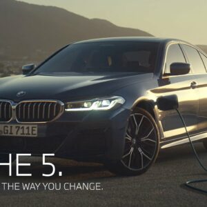 Lead the way you change. The new BMW 5 Series Sedan.